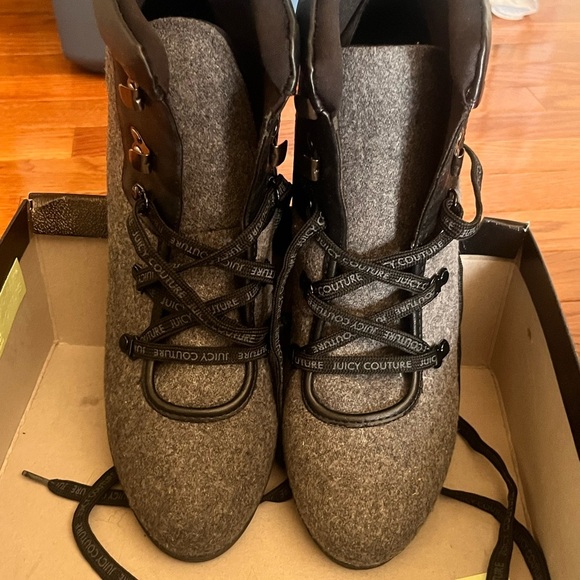 JUICY COUTURE Kasper Gray Black Wool Heeled Boots size 9.5 - Picture 3 of 4